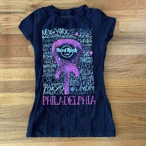 HARD ROCK CAFE PHILADELPHIA- t shirt medium size